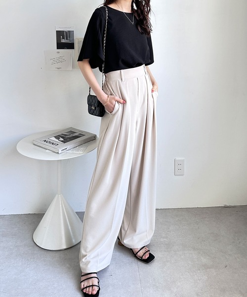 夏にぴったり！ひんやりスリット入りフレアースリーブＴブラウス