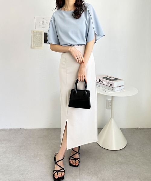 夏にぴったり！ひんやりスリット入りフレアースリーブＴブラウス