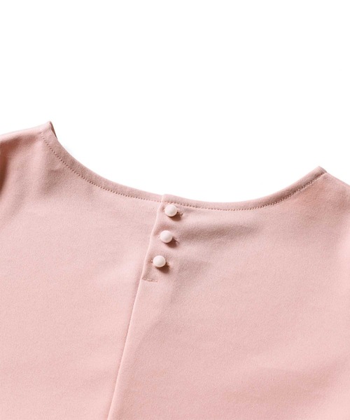 GeeRA（ジーラ）の「【7色展開/M-XXLサイズ展開】夏にぴったり！ひんやりスリット入りフレアースリーブＴブラウス（シャツ/ブラウス・レディース・ブルー/オフホワイト/ブラック/ピンクベージュ/ネイビー/サンドグレー/ブラック系その他・LARGE/X-LARGE/MEDIUM/XX-LARGE）」の16枚目の写真