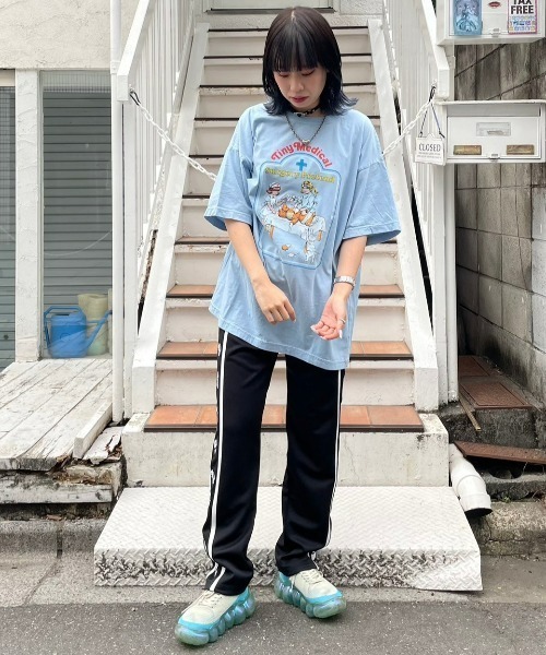 Candy Stripper（キャンディストリッパー）の「TINY MEDICAL BIG Tシャツ（Tシャツ/カットソー・レディース・オフホワイト/ライトブルー/ブラック/ピンク・2）」の7枚目の写真