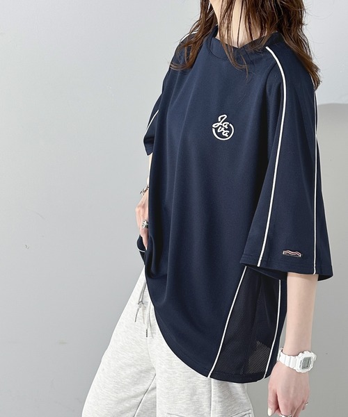 Java(ジャバ)の「《Javaジャバコラボ》シンプルなのに格上げ。ライン入り胸刺繍サッカーTシャツ(Tシャツ/カットソー・レディース・ブラック/グレイッシュベージュ/ネイビー・MEDIUM/LARGE/X-LARGE)」の9枚目の写真