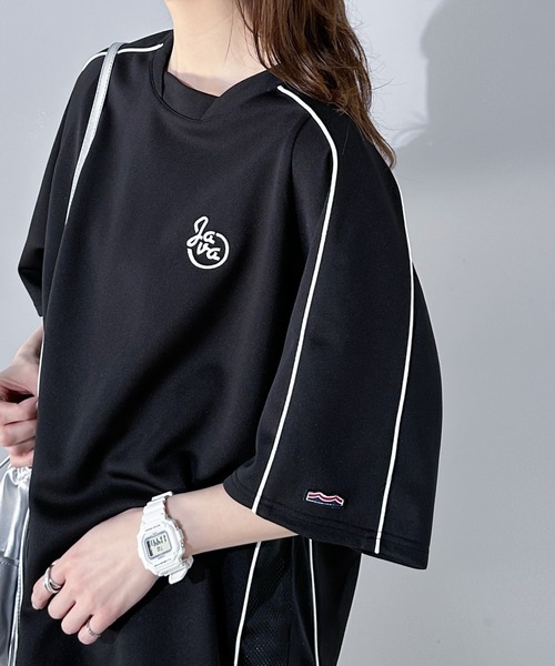 Java(ジャバ)の「《Javaジャバコラボ》シンプルなのに格上げ。ライン入り胸刺繍サッカーTシャツ(Tシャツ/カットソー・レディース・ブラック/グレイッシュベージュ/ネイビー・MEDIUM/LARGE/X-LARGE)」の16枚目の写真