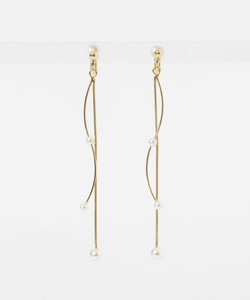 SMELLY（スメリー）の「パールメタルバーコンビイヤリング（イヤリング・レディース・ゴールド系その他・-）」の4枚目の写真