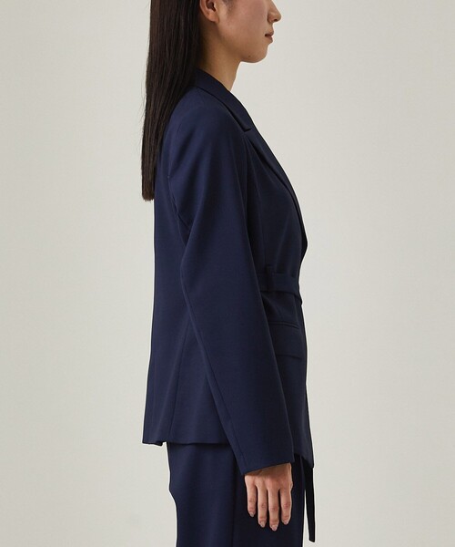 UNITED TOKYO（ユナイテッドトウキョウ）の「ファンクションリネンライクダブルジャケット｜セットアップ可/防シワ/吸水速乾/接触冷感/UVカット（セットアップ・レディース・ベージュ/ネイビー・1/2）」の21枚目の写真