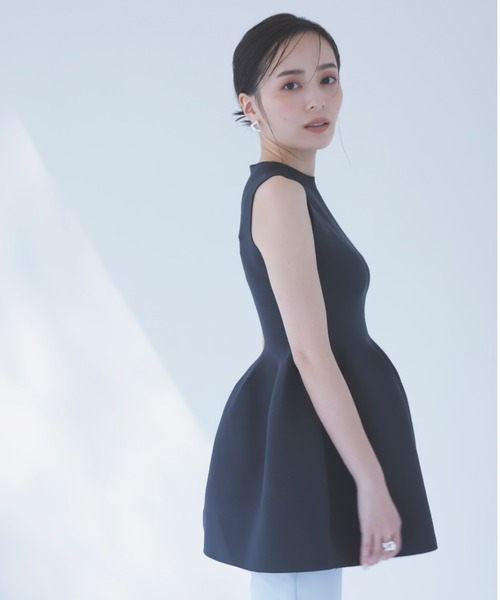 【新品】anuans アニュアンス　ペプラムノースリーブニット　S　ブラック アニュアンス anuans ホールガーメントペプラムノースリーブ