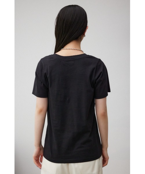 AZUL by moussy(アズールバイマウジー)の「フロントメッセージロゴTシャツ(Tシャツ/カットソー・レディース・ブラック/ホワイト/オレンジ/グレー/ライトベージュ・SMALL/MEDIUM)」の6枚目の写真