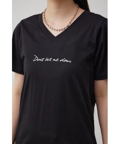 AZUL by moussy(アズールバイマウジー)の「フロントメッセージロゴTシャツ(Tシャツ/カットソー・レディース・ブラック/ホワイト/オレンジ/グレー/ライトベージュ・SMALL/MEDIUM)」の7枚目の写真