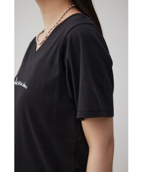 AZUL by moussy(アズールバイマウジー)の「フロントメッセージロゴTシャツ(Tシャツ/カットソー・レディース・ブラック/ホワイト/オレンジ/グレー/ライトベージュ・SMALL/MEDIUM)」の8枚目の写真