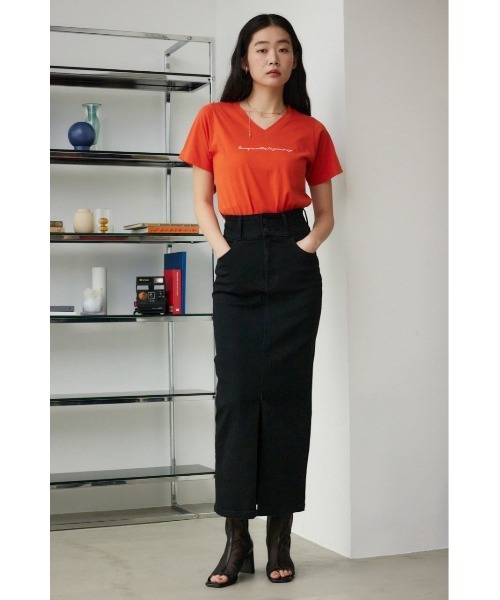 AZUL by moussy(アズールバイマウジー)の「フロントメッセージロゴTシャツ(Tシャツ/カットソー・レディース・ブラック/ホワイト/オレンジ/グレー/ライトベージュ・SMALL/MEDIUM)」の13枚目の写真