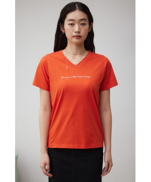 AZUL by moussy(アズールバイマウジー)の「フロントメッセージロゴTシャツ(Tシャツ/カットソー・レディース・ブラック/ホワイト/オレンジ/グレー/ライトベージュ・SMALL/MEDIUM)」の14枚目の写真