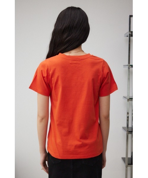 AZUL by moussy(アズールバイマウジー)の「フロントメッセージロゴTシャツ(Tシャツ/カットソー・レディース・ブラック/ホワイト/オレンジ/グレー/ライトベージュ・SMALL/MEDIUM)」の16枚目の写真