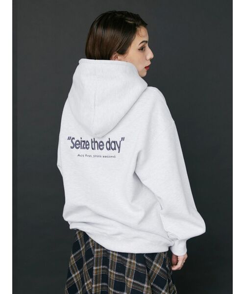 EVRIS（エヴリス）の「バックロゴBIGフーディー（パーカー・レディース・ホワイト/ブラウン/グレー/レッド/ブラック・FREE）」の14枚目の写真