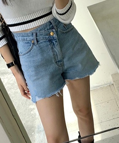 LYEON（リヨン）の「アシメウエストデニムショートパンツ（デニムパンツ・レディース・ブルー・LARGE/MEDIUM/SMALL）」の19枚目の写真