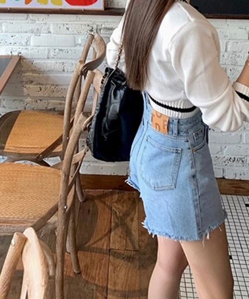 LYEON（リヨン）の「アシメウエストデニムショートパンツ（デニムパンツ・レディース・ブルー・LARGE/MEDIUM/SMALL）」の5枚目の写真