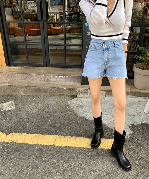 LYEON（リヨン）の「アシメウエストデニムショートパンツ（デニムパンツ・レディース・ブルー・LARGE/MEDIUM/SMALL）」の8枚目の写真