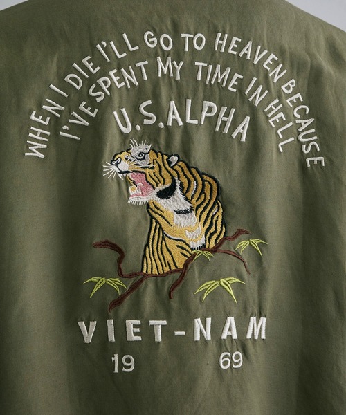 ※ALPHA（アルファ）の「ユーティリティリネンシャツ / スーベニア刺繍 半袖（SOUVENIR）（シャツ/ブラウス・メンズ・ブラック/オリーブ・LARGE/MEDIUM/X-LARGE）」の19枚目の写真