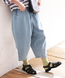8分でまるいデニムなパンツ