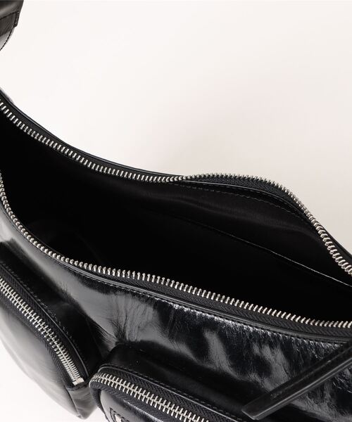 Desigual（デシグアル）の「LEATHER MULTIPOCKETS MEDELL レザーショルダーバッグ（ショルダーバッグ・レディース・ブラック/グレー・FREE）」の5枚目の写真