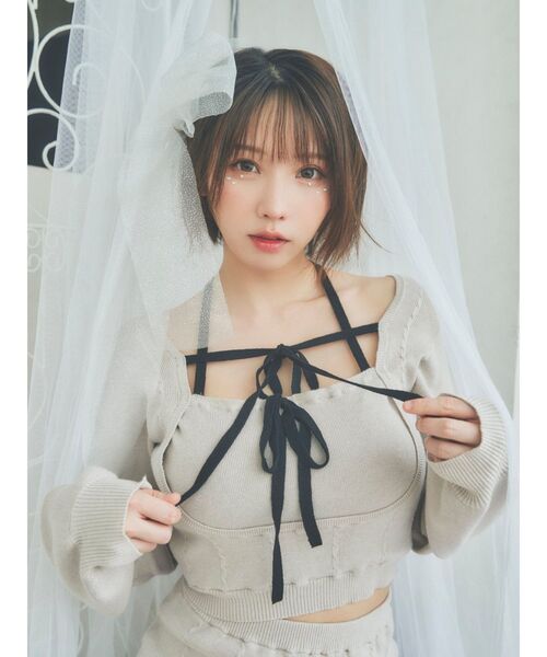 EATME(イートミー)の「【EATME×ENAKO】リボンキャミニットセット(セットアップ可能)(ニット/セーター・レディース・グレー/ブラック・FREE)」の3枚目の写真