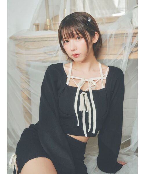 EATME(イートミー)の「【EATME×ENAKO】リボンキャミニットセット(セットアップ可能)(ニット/セーター・レディース・グレー/ブラック・FREE)」の6枚目の写真