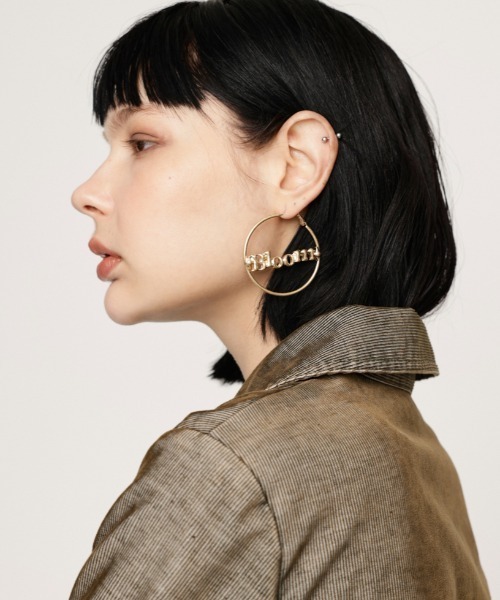 SLY(スライ)の「LOGO HOOP P/EARRING ロゴ フープ ピアス(ピアス(両耳用)・レディース・ゴールド/シルバー・FREE)」の4枚目の写真