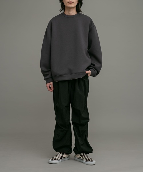 URBAN RESEARCH Sonny Label(アーバンリサーチサニーレーベル)の「ダンボールニットクルーネックプルオーバー(Tシャツ/カットソー・メンズ・ライトカーキ/チャコールグレー/グレー系その他・MEDIUM/LARGE/X-LARGE)」の21枚目の写真