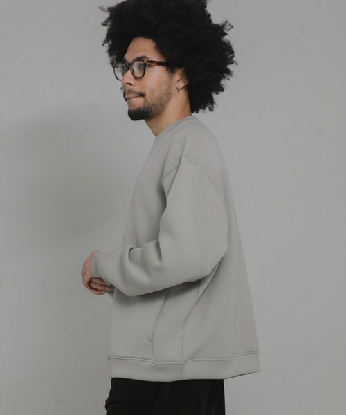 URBAN RESEARCH Sonny Label(アーバンリサーチサニーレーベル)の「ダンボールニットクルーネックプルオーバー(Tシャツ/カットソー・メンズ・ライトカーキ/チャコールグレー/グレー系その他・MEDIUM/LARGE/X-LARGE)」の7枚目の写真