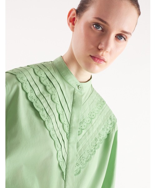 Maison Kitsune（メゾンキツネ）の「CRAFT EMBROIDERY BLOUSE