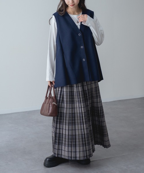 refinedworks(リファインドワークス)の「【refinedworks】オリジナルの 起毛チェックプリーツスカート(スカート・レディース・レッド/ブラック/ブルー/オリーブ×ブラック/イエロー/ボルドー・FREE)」の15枚目の写真