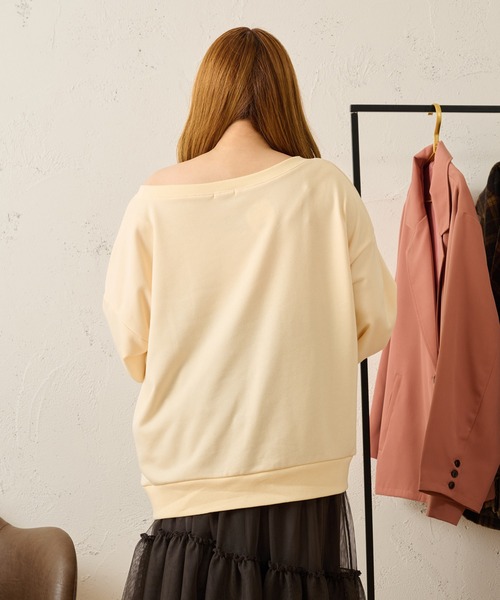 大きいサイズ✰*。ゆるかわトップス 大きいサイズ】【ZOZO限定】ワンポイント刺繍ワンショルダースウェット