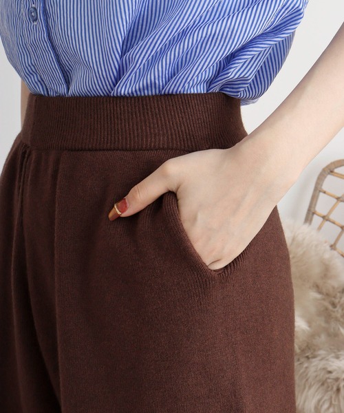 FUNALIVE(ファンアライブ)の「laulea ニット脇ポケット付 ゆったりハーフパンツ(その他パンツ・レディース・アイボリー/ダークブラウン/ブラック・M)」の4枚目の写真