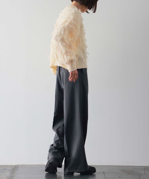 PURE BRIGHT（ピュアブライト）の「ボリュームスリーブフリンジニットプルオーバー（ニット/セーター・レディース・グレー/アイボリー・FREE）」の9枚目の写真