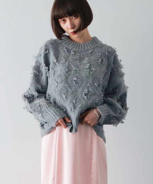 PURE BRIGHT（ピュアブライト）の「ボリュームスリーブフリンジニットプルオーバー（ニット/セーター・レディース・グレー/アイボリー・FREE）」の13枚目の写真