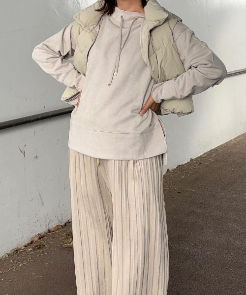 ikka（イッカ）の「【親子コーデ】GOKU楽フェイクスエードスピンドルプルオーバー（スウェット・レディース・ベージュ/モカ/ブラック/スカイブルー/ダークラベンダー・M/L/S）」の9枚目の写真