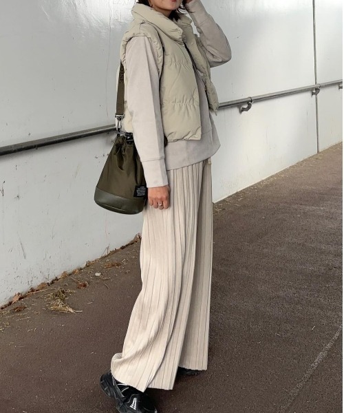 ikka（イッカ）の「【親子コーデ】GOKU楽フェイクスエードスピンドルプルオーバー（スウェット・レディース・ベージュ/モカ/ブラック/スカイブルー/ダークラベンダー・M/L/S）」の10枚目の写真