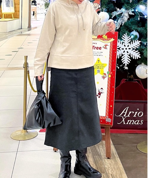 ikka（イッカ）の「【親子コーデ】GOKU楽フェイクスエードスピンドルプルオーバー（スウェット・レディース・ベージュ/モカ/ブラック/スカイブルー/ダークラベンダー・M/L/S）」の20枚目の写真