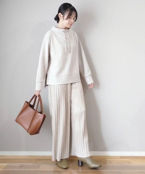 ikka（イッカ）の「【親子コーデ】GOKU楽フェイクスエードスピンドルプルオーバー（スウェット・レディース・ベージュ/モカ/ブラック/スカイブルー/ダークラベンダー・M/L/S）」の21枚目の写真