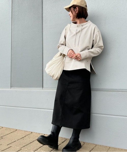 ikka（イッカ）の「【親子コーデ】GOKU楽フェイクスエードスピンドルプルオーバー（スウェット・レディース・ベージュ/モカ/ブラック/スカイブルー/ダークラベンダー・M/L/S）」の15枚目の写真