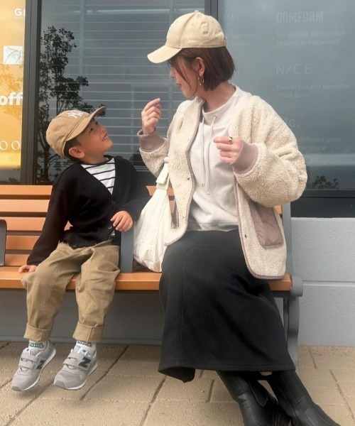 ikka（イッカ）の「【親子コーデ】GOKU楽フェイクスエードスピンドルプルオーバー（スウェット・レディース・ベージュ/モカ/ブラック/スカイブルー/ダークラベンダー・M/L/S）」の17枚目の写真