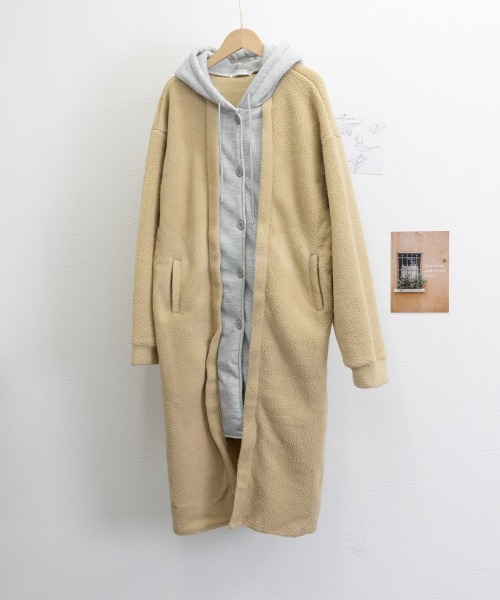 Miniministore(ミニミニストア)の「ボアロングパーカーレイヤード風ボアコート(ステンカラーコート・レディース・キャメル/グレー/ブラック/アイボリー・L/M)」の8枚目の写真