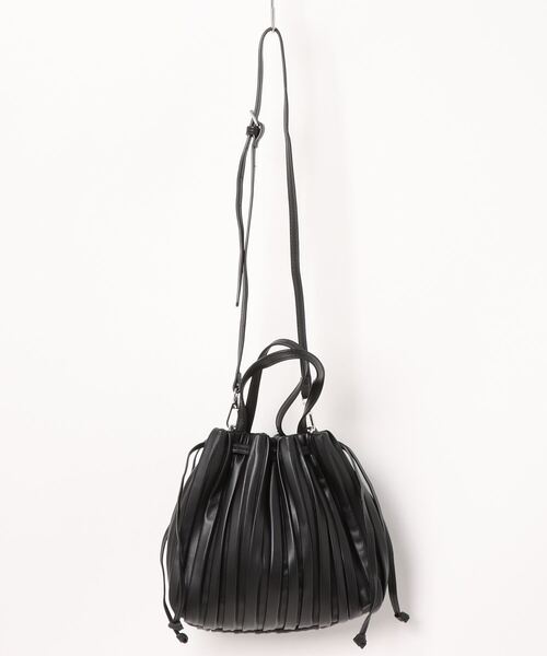 【セール】プリーツ合皮バック（ショルダーバッグ）｜AVALON(U.Q)（アバロン）