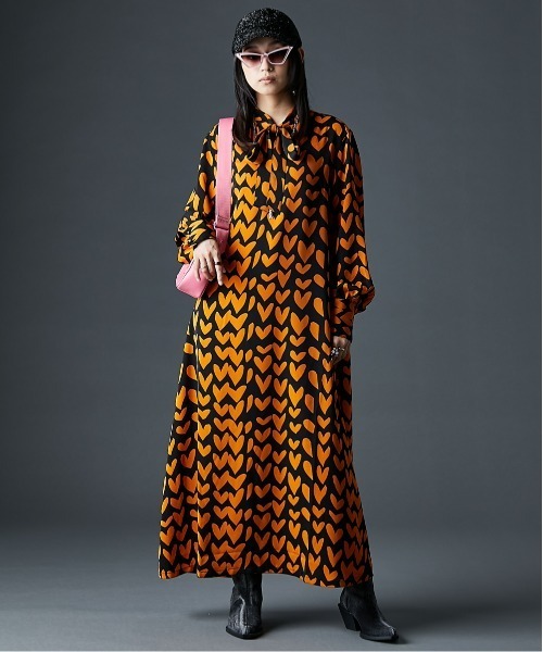 けいsovボウタイワンピ ハートプリントボウタイロングワンピース ＜大きいサイズ有