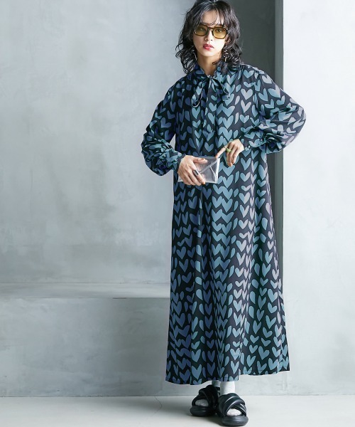 セール】ハートプリントボウタイロングワンピース ＜大きいサイズ有