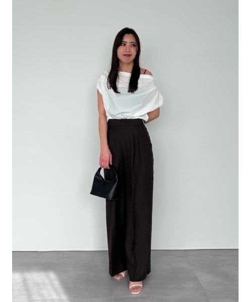 UR'S（ユアーズ）の「リネンライクサイドベルトデザインタックワイドパンツ（その他パンツ・レディース・ブラック/アイボリー/ダークブラウン/ブルー系その他/ダークグレー/サンドベージュ・S/M/L）」の9枚目の写真