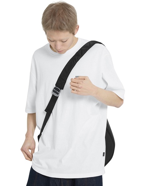 OY（オーワイ）の「『OY/オーワイ』 FIELD BUCKLE BAG/フィールドバックルバッグ（ボディバッグ/ウエストポーチ・レディース・ブラック・FREE）」の4枚目の写真