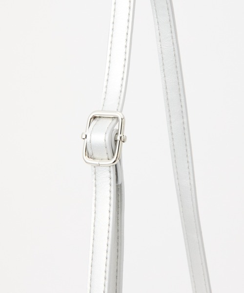 COLONY 2139(コロニートゥーワンスリーナイン)の「スクエアボストンバッグ(ボストンバッグ・レディース・シルバー/ライトグレー/ブラック・FREE)」の10枚目の写真