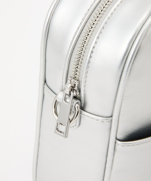 COLONY 2139(コロニートゥーワンスリーナイン)の「スクエアボストンバッグ(ボストンバッグ・レディース・シルバー/ライトグレー/ブラック・FREE)」の8枚目の写真