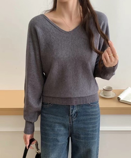 COCOMOMO(ココモモ)の「デコルテ美人 ざっくり Vネックニット(ニット/セーター・レディース・ライトブラウン/ライトグレー/ダークブラウン/ワインレッド/ピンク/ダークグレー/ブラック/ベージュ・FREE)」の9枚目の写真