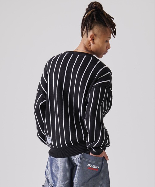 FUBU( フブ)の「FUBU フブ ブランド ロゴ 刺繍 ワッペン ストライプ クルーネック ニット プルオーバー セーター(ニット/セーター・メンズ・オフホワイト/ブラック・M/XXL/XL/L)」の18枚目の写真
