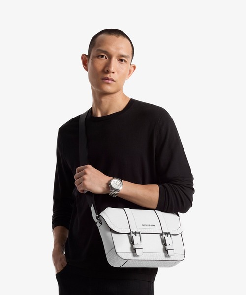 MICHAEL KORS(マイケルコース)の「COOPER トラベル フラップ クロスボディ(メッセンジャーバッグ・メンズ・ホワイト系・FREE)」の5枚目の写真